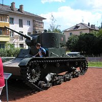 Напротив музея