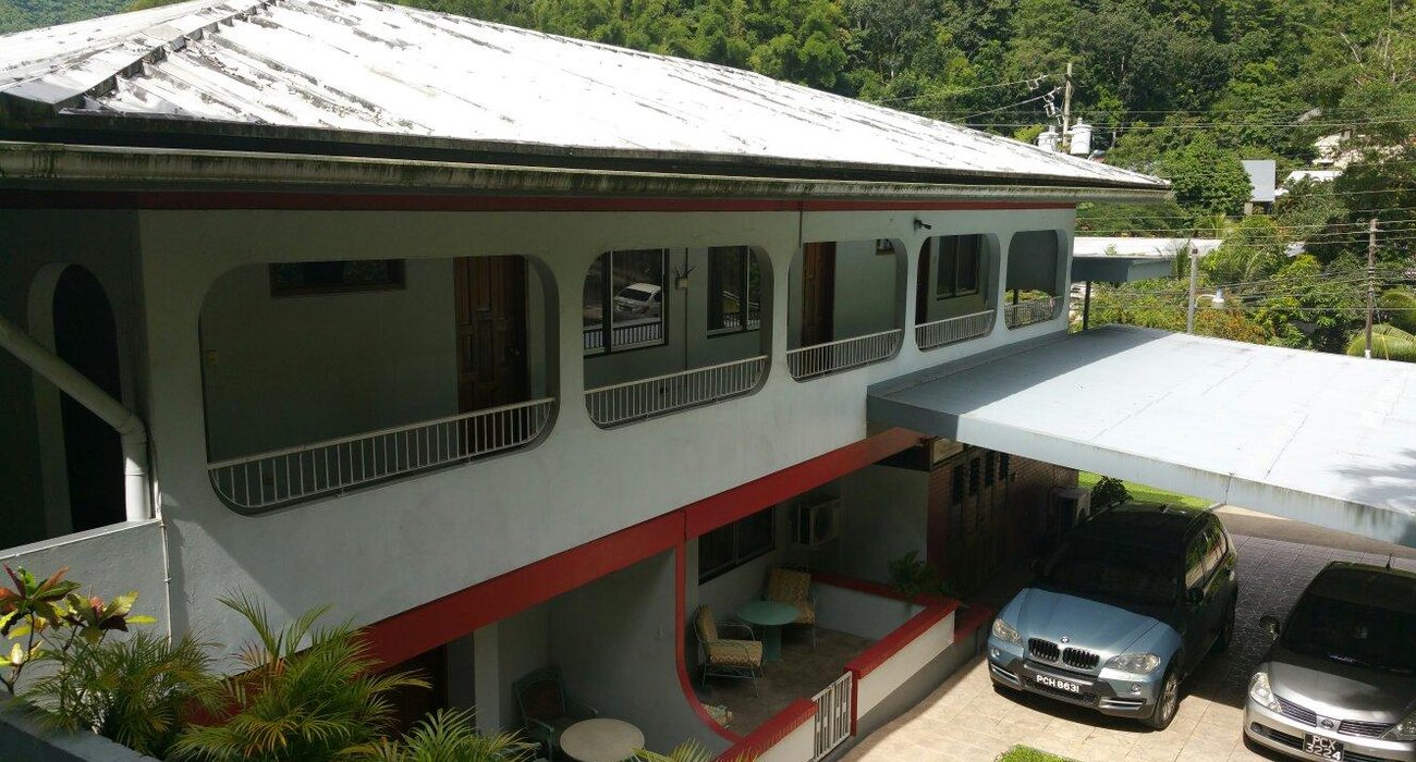 Monique's Guest House by null