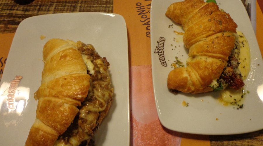 carne de panela divino outo com queijo e tomate seco muito gorduroso
