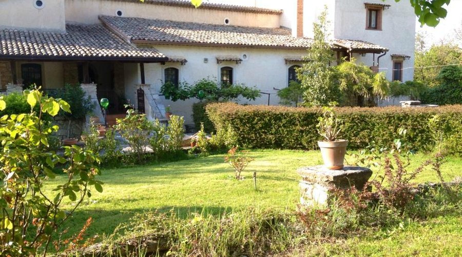 Facciata dell'agriturismo.