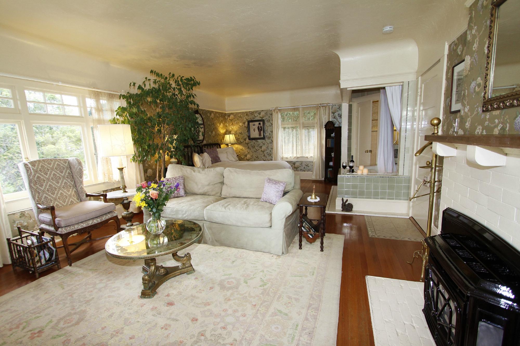 Hotel photo 12 of The Jabberwock Inn.