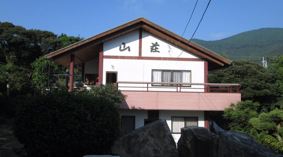 食事処と別の宿泊の建物です。