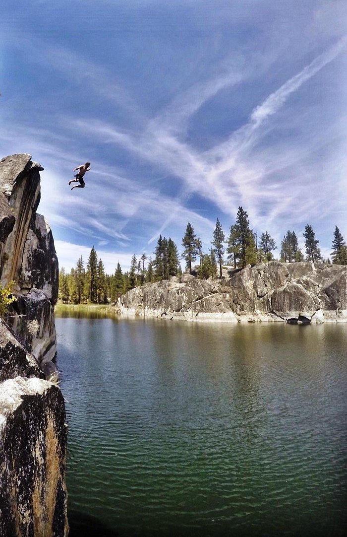 Jumping rock at Dorris Lake
