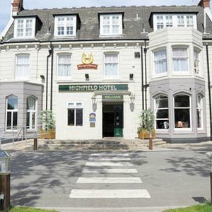 Entrance to Hotel and Hungry Horse