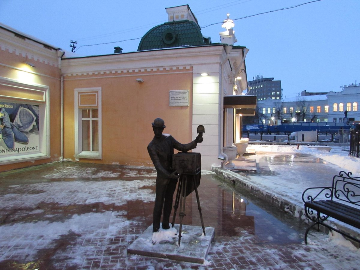 Памятник фотографу и даме у самовара, Омск: лучшие советы перед посещением  - Tripadvisor