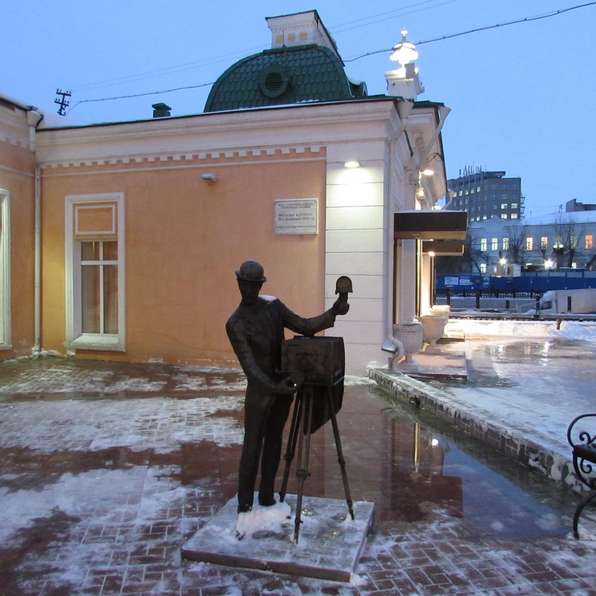 Памятник фотографу и даме у самовара, Омск: лучшие советы перед посещением  - Tripadvisor