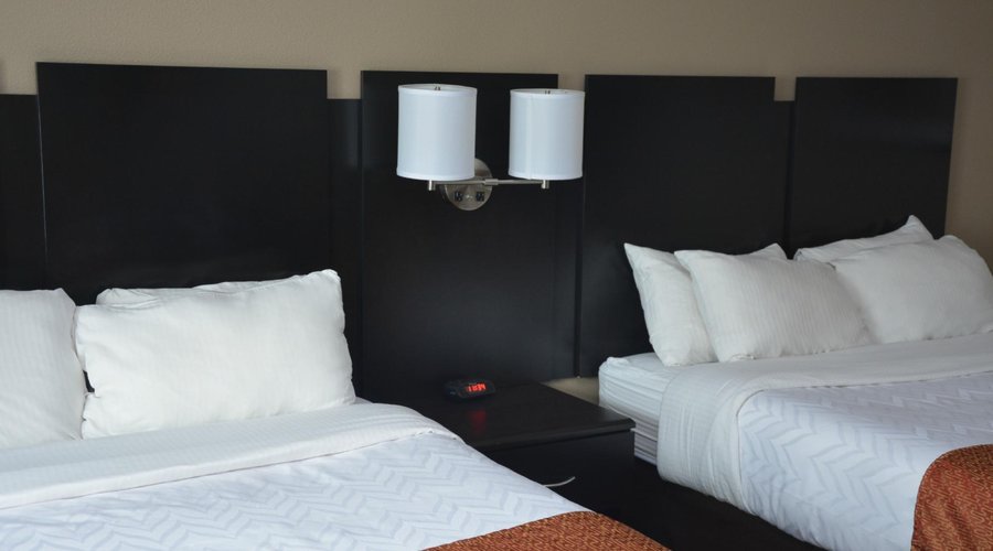 Lux Double Queen Room