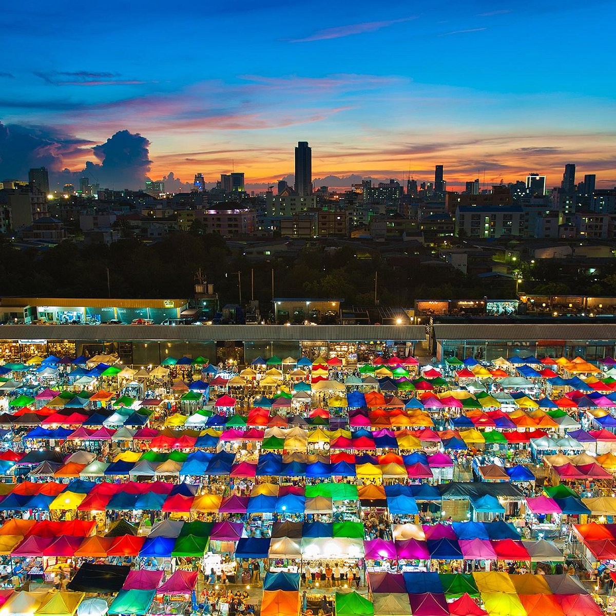 Месяц в бангкоке. Чатучак Бангкок. Рынок Чатучак. Рынок Чатучак в Бангкоке. Чатучак в Тайланде.