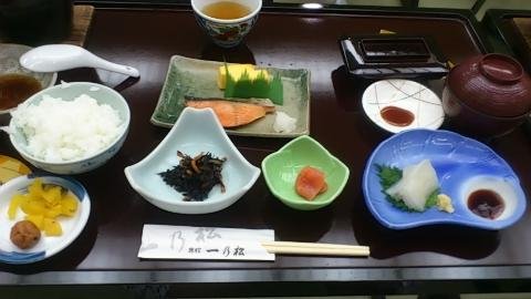 朝食