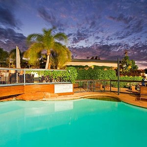 Potshot Hotel Resort - Pool