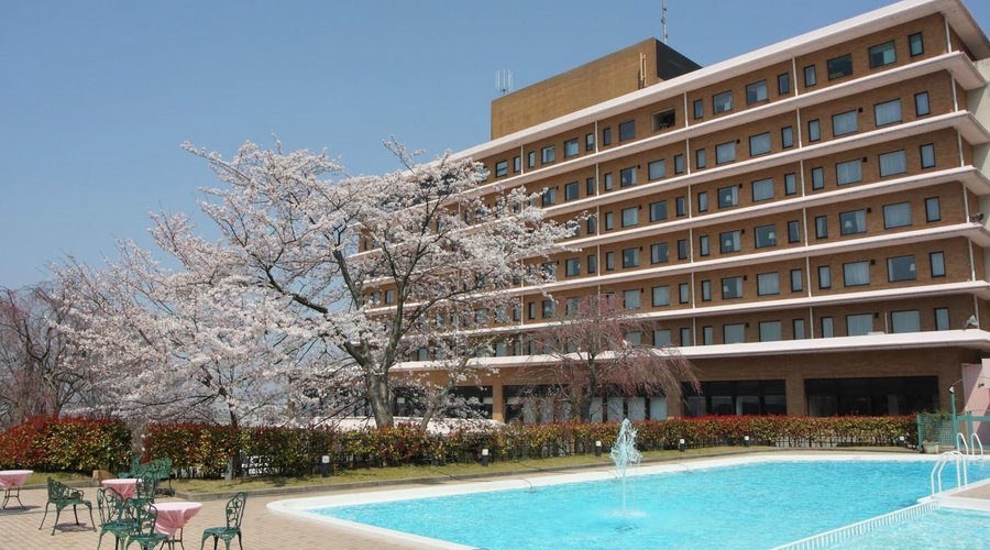 春のホテル景観