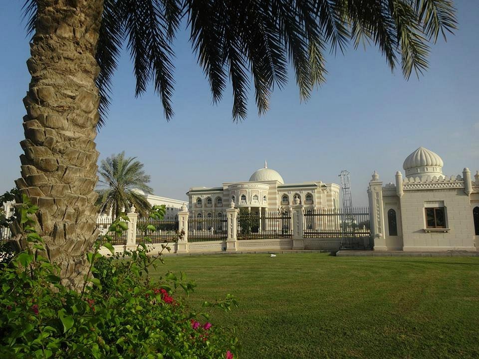 American university of sharjah. Шарджа 2021. Шарджа 2022. Американский университет Шарджа отзывы.