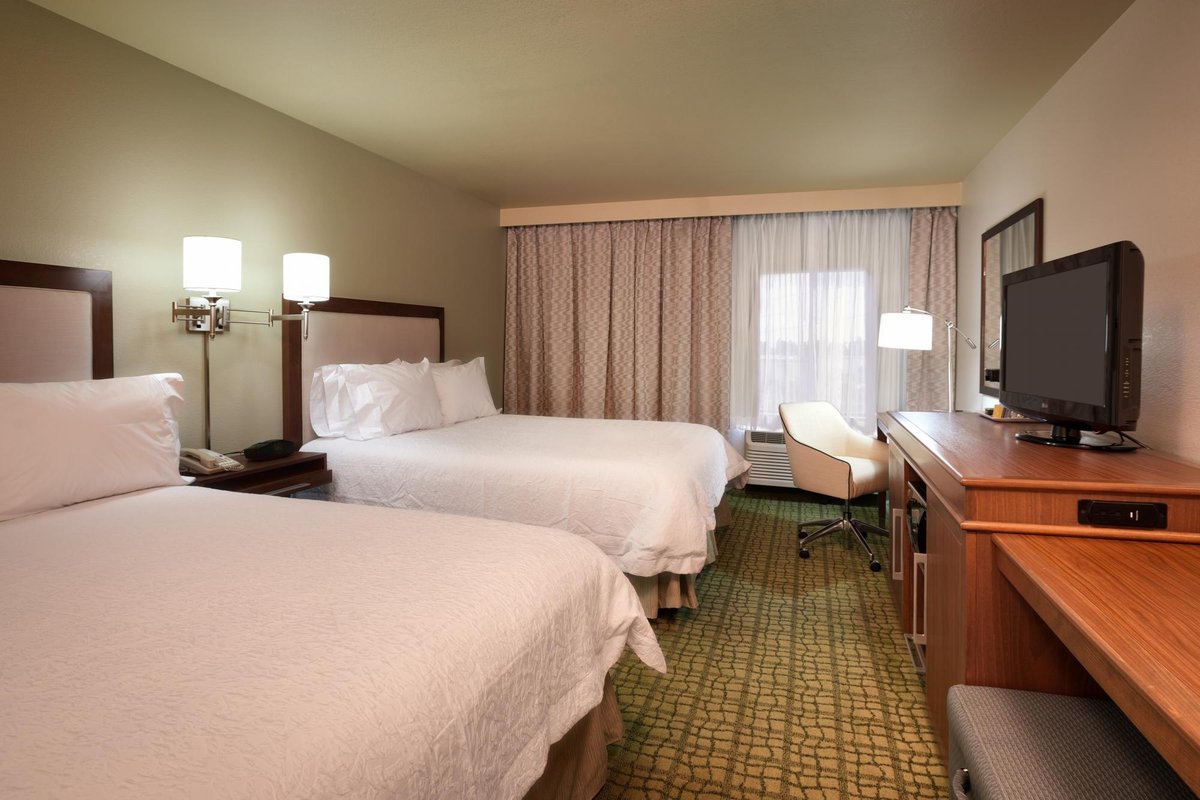 Hampton Inn Irvine East - Lake Forest Rooms: Pictures & Reviews ...