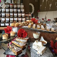buffet di dolci e grappe ai sapori Dolomitici