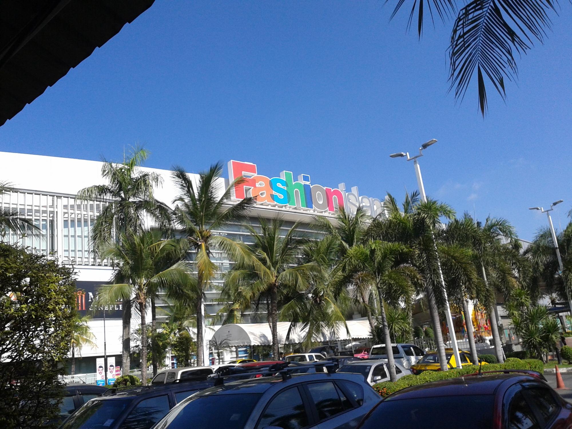 fashion island vans store