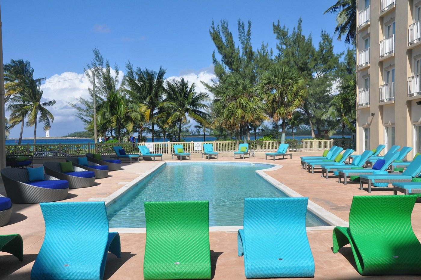 Courtyard By Marriott Nassau Downtownjunkanoo Beach Updated 2022 Prices Reviews And Photos