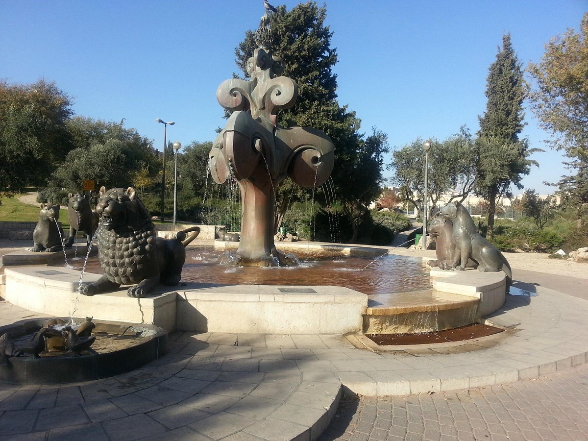 Three Lions Fountain, Jacksonville