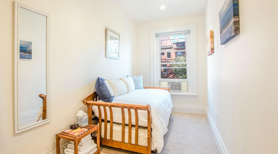 Single Studio with Shared Bath