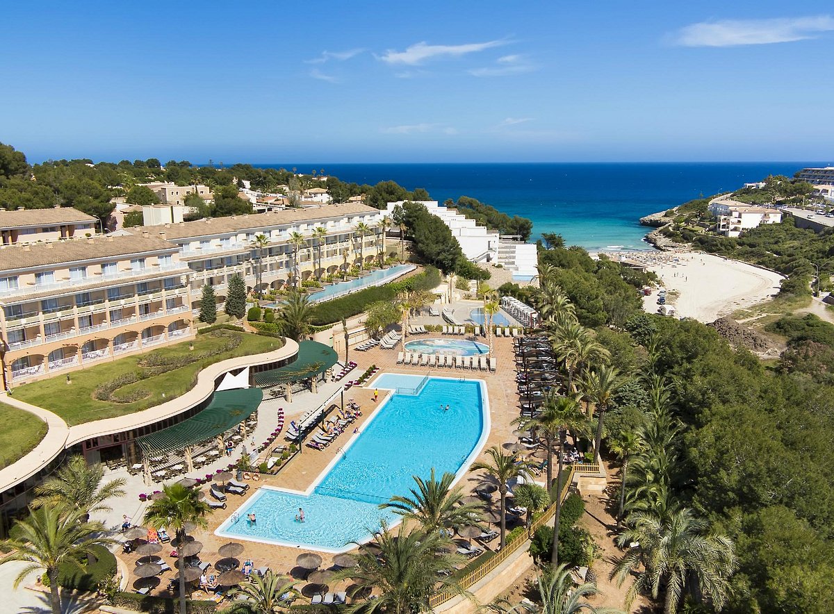 Insotel Cala Mandia Resort &amp; Spa, hotel in Majorca
