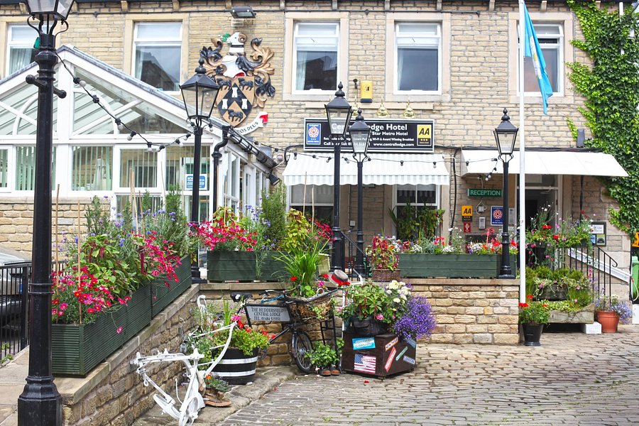 Huddersfield Central Lodge Hotel - UPDATED Prices, Reviews ...