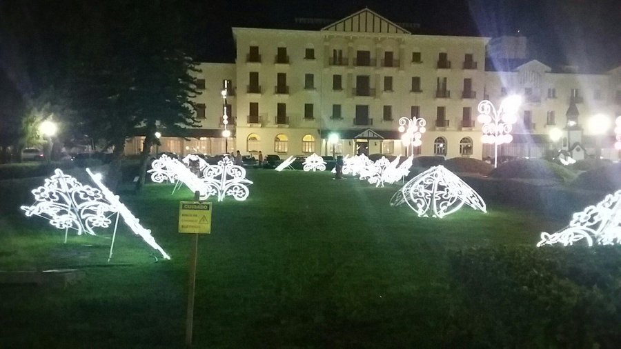Praças centrais de poços de Caldas com a decoração de Natal 2015