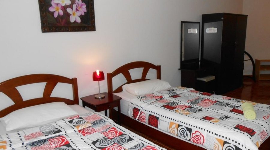 Twin Bed Room