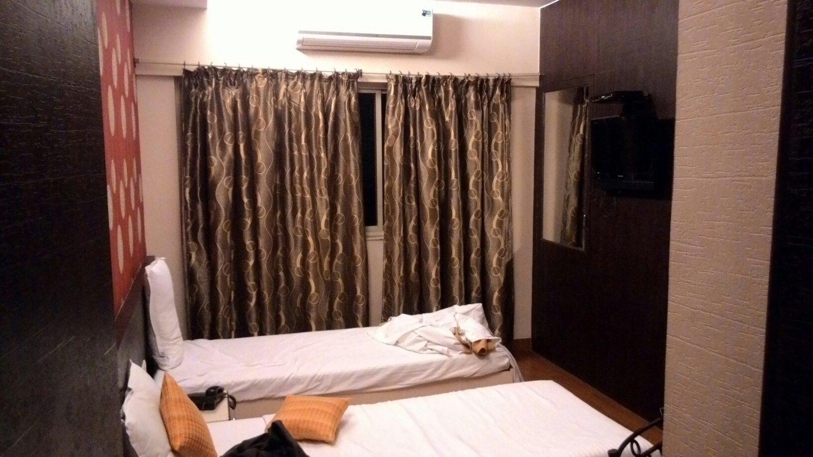 Bharat Avenue 3 Star Hotel Andheri by null