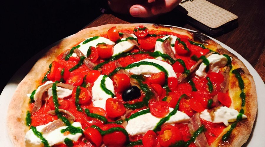 Pizza aux anchois. FANFAN
