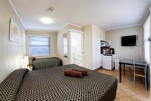 Room & Suite