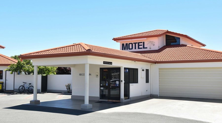 Palms Motel