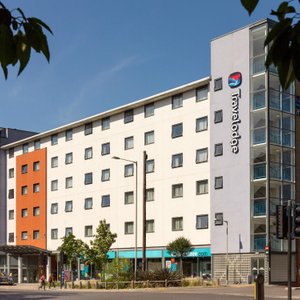 Travelodge Norwich Central in Norwich, image may contain: Building Complex, Building, City, Urban