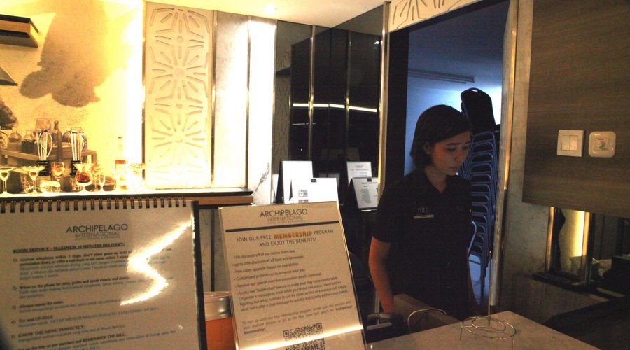 Kasir cantik di neo sky lounge