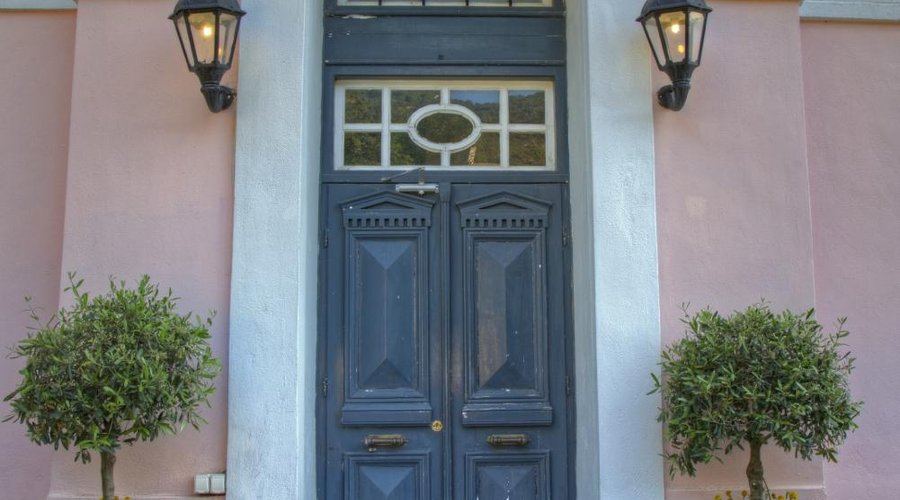 naoumidis guest house