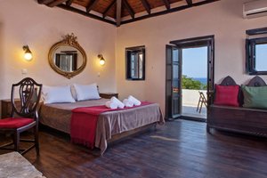Room & Suite