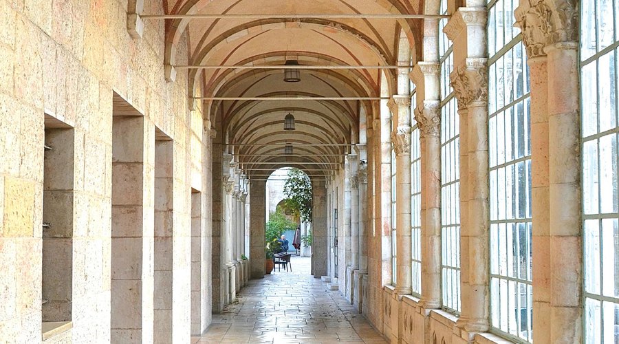 Entrance to the Y