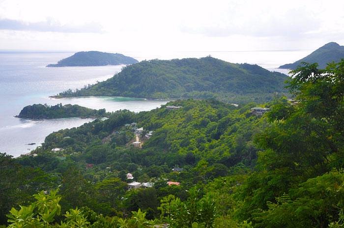 340 degrees mountain. Сейшелы Anse la mouche. О. Маэ, Anse la mouche. Природный заповедник кап-Лазар Сейшелы. Mango House Seychelles.