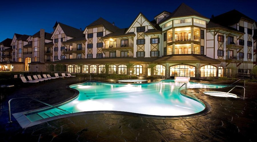 Mountain Grand Lodge Pool