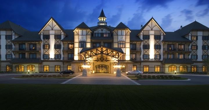 Mountain Grand Lodge & Spa