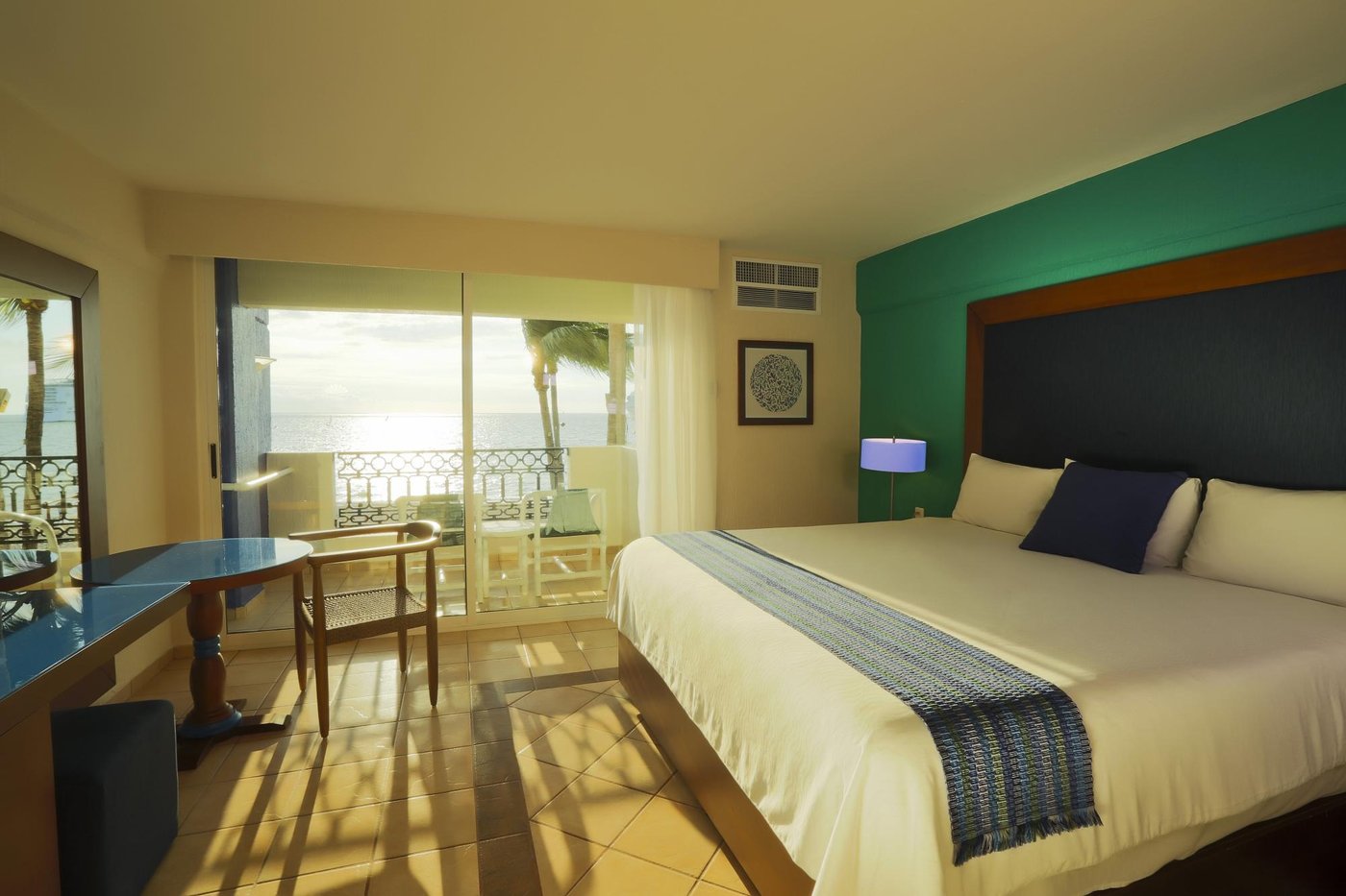 habitaciones hotel crown paradise golden puerto vallarta