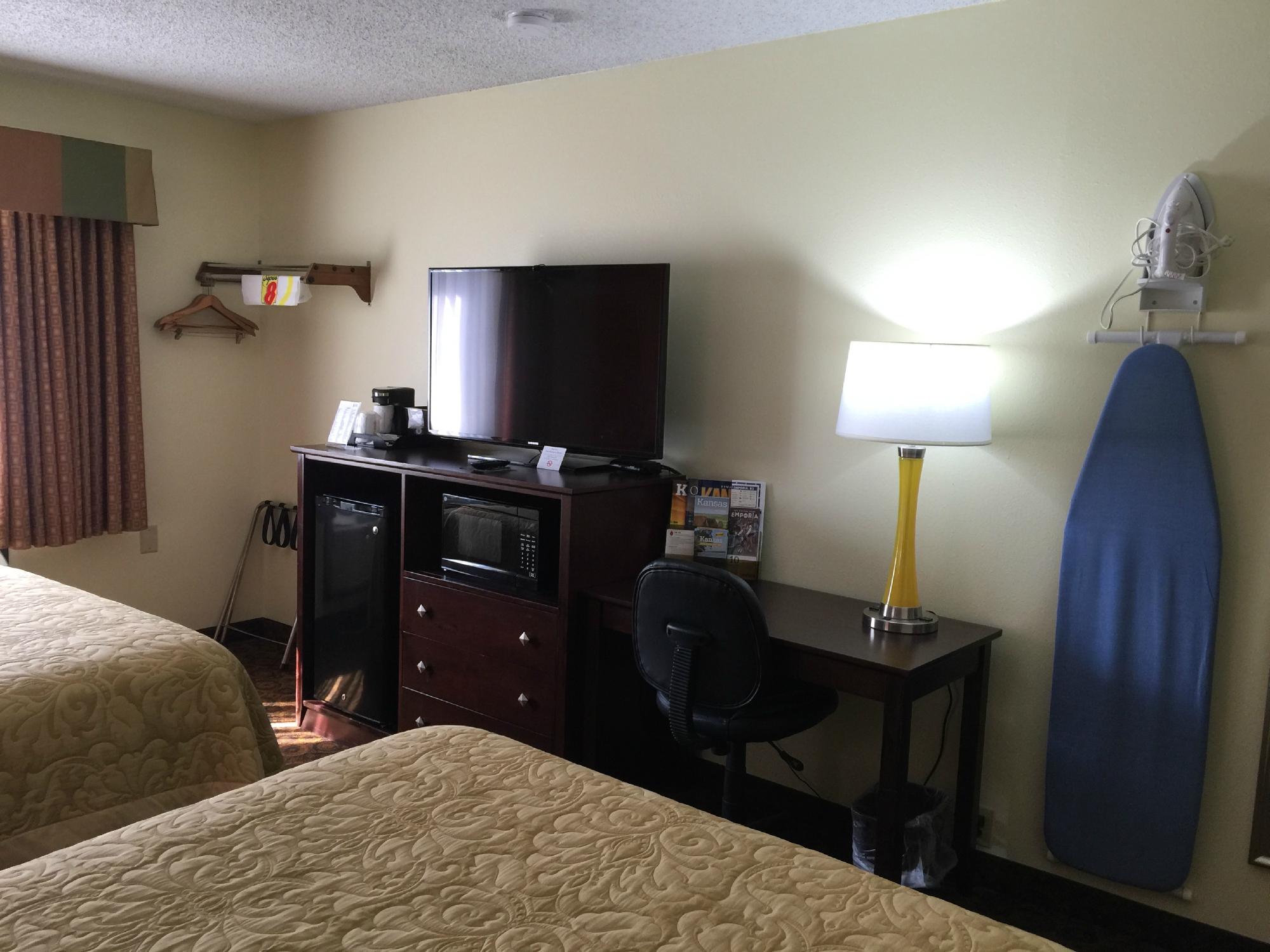 Hotel photo 33 of Super 8 by Wyndham Emporia.