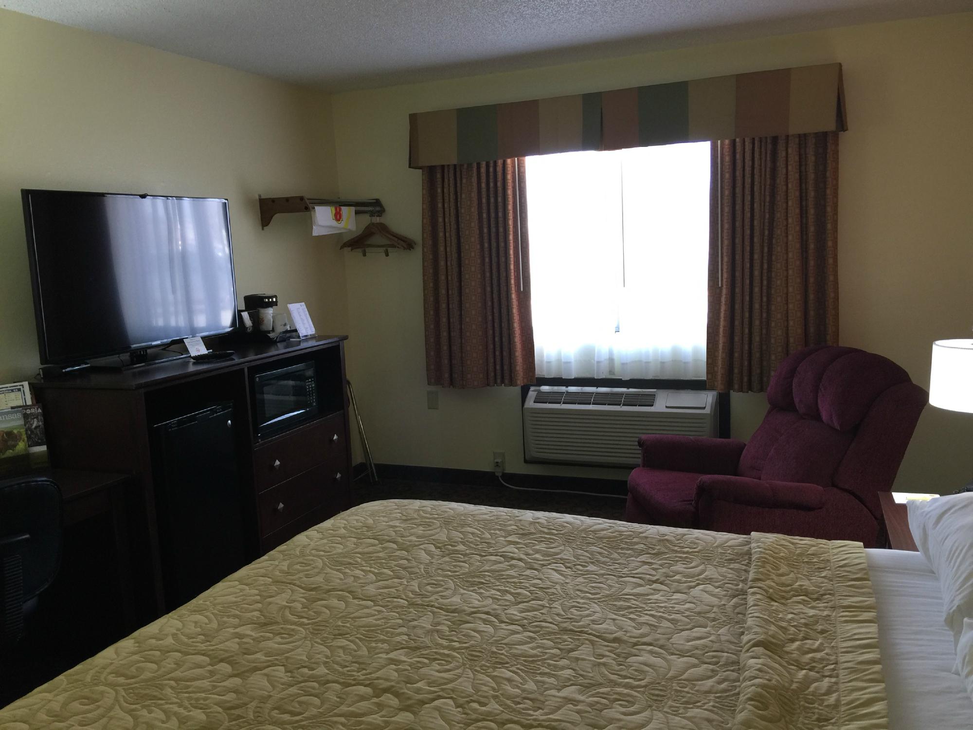 Hotel photo 56 of Super 8 by Wyndham Emporia.