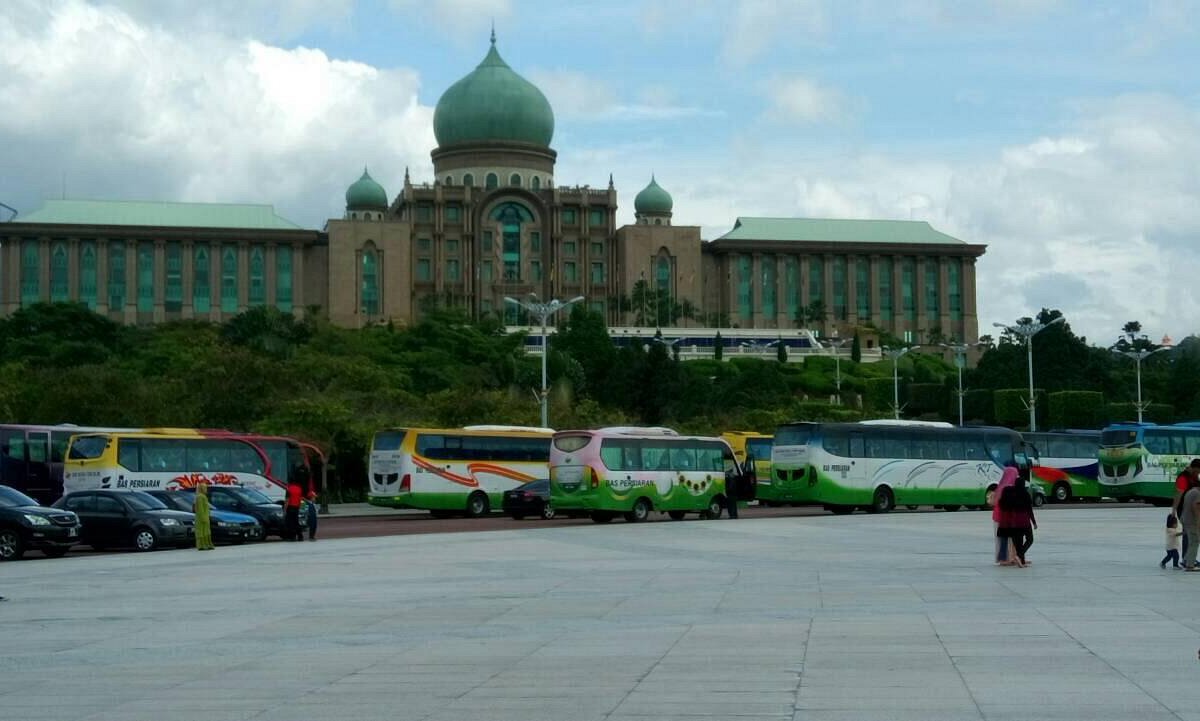 putrajaya sightseeing bus tour