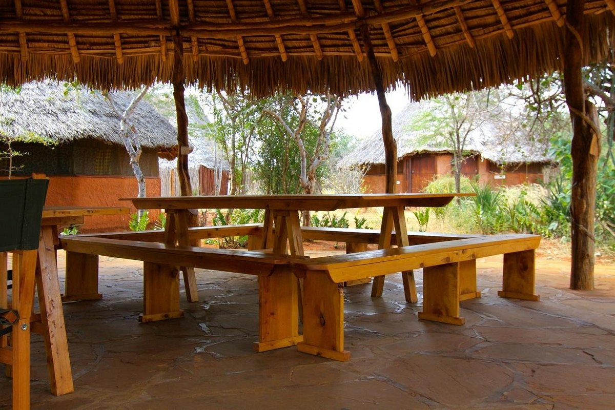 Salt lick Safari Lodge, Tsavo отель.