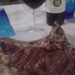 Bistecca e buon vino