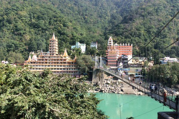 বিখ্যাত হিল স্টেশন: পাঁচ হাজার টাকায় বিলাসবহুল ভ্রমণ করুন, এই পাহাড়ি স্টেশনগুলি ঘুরে দেখুন