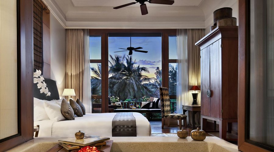 Club Lagoon Room