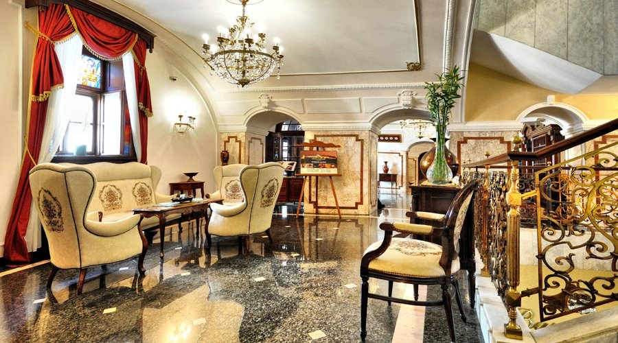 Hotel Lobby