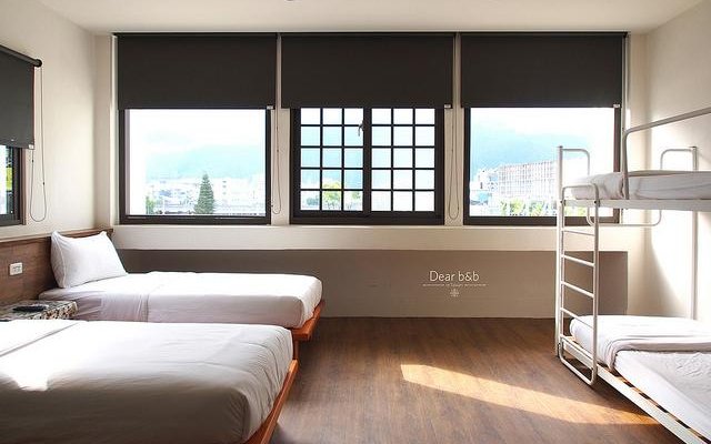4 beds room