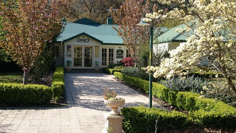 The beautiful entrance to Best Western Yarra Valley/Oscar's on the Yarra restaurant, Warburton