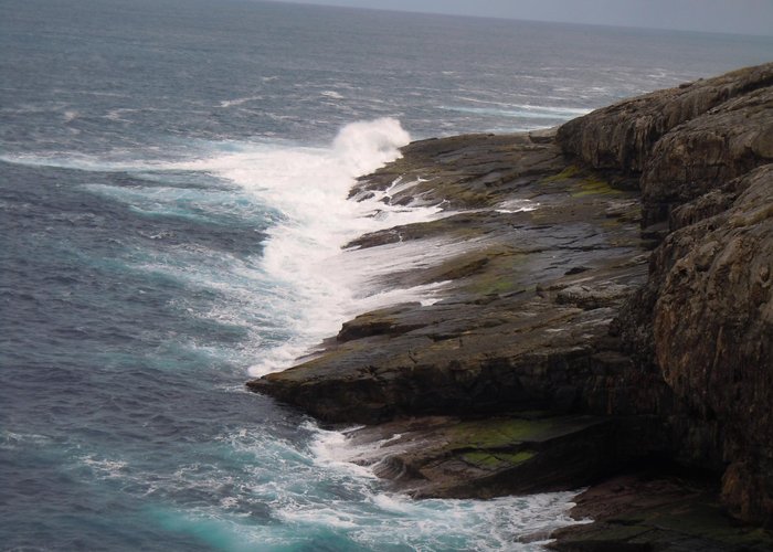 foto della costa e da quelle rocce 'artistiche'...